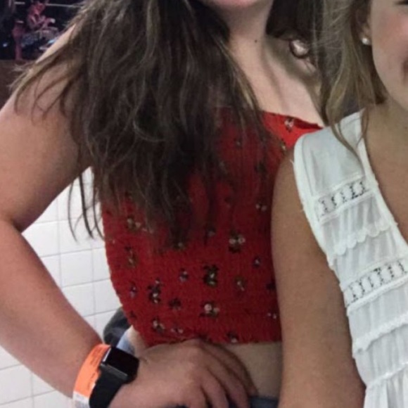 BUNDLE - 3 crop tops! - Picture 2 of 3